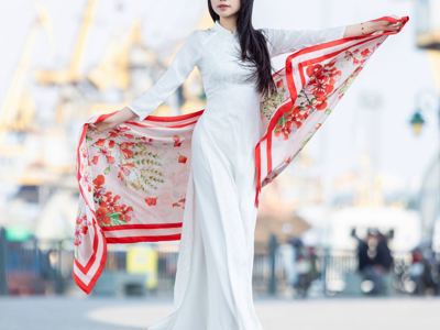 Chị Em Xúng Xính Du Xuân – Khăn Lụa Là Điểm Nhấn Không Thể Thiếu 